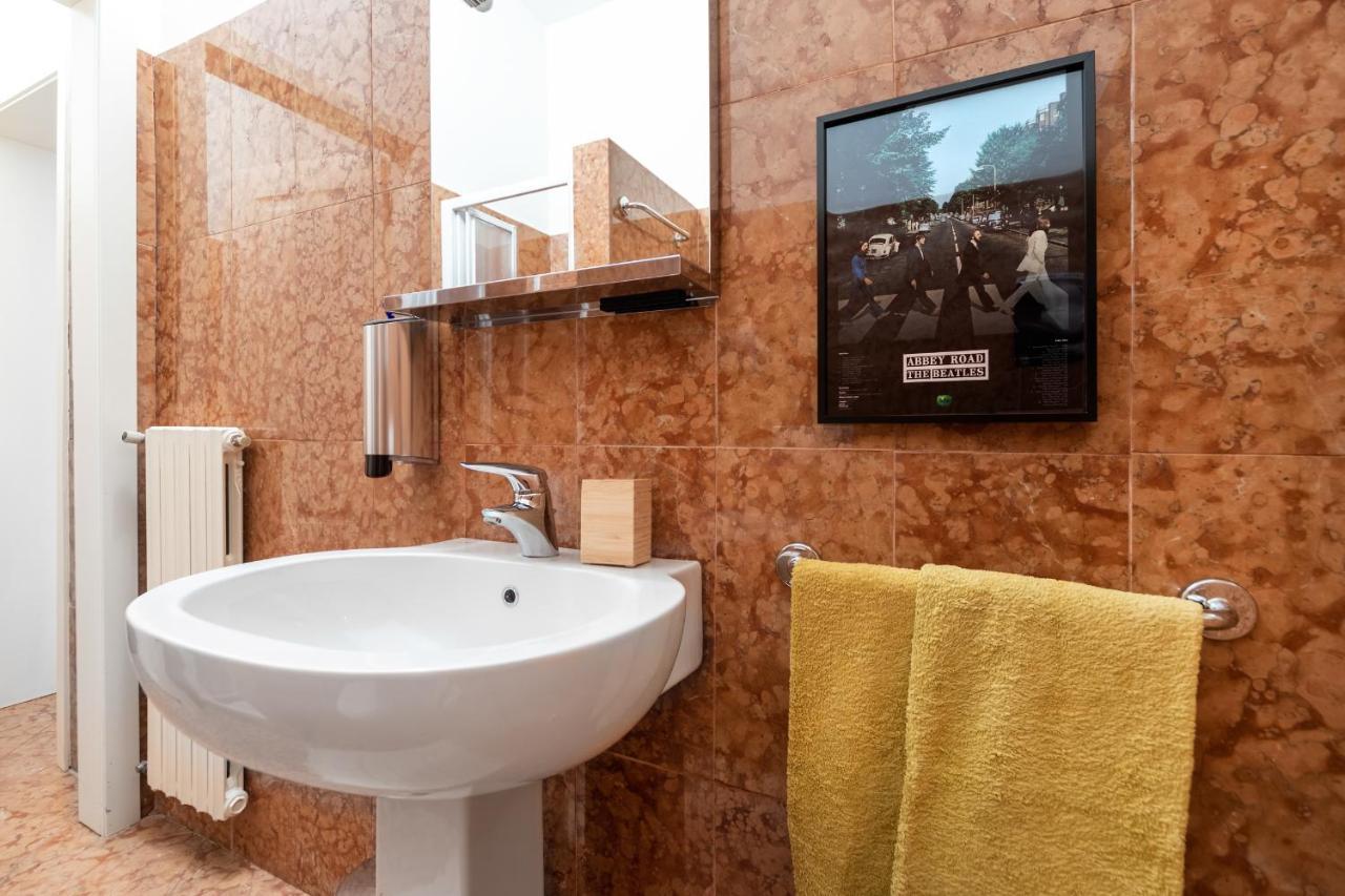 Getthekey Fiore Giallo Apartment Bologna Luaran gambar